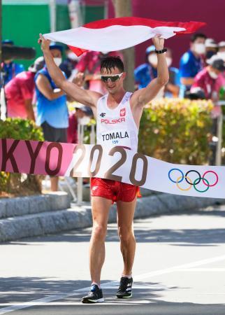 　男子５０キロ競歩　優勝したポーランドのダビト・トマラ＝札幌大通公園発着特設コース