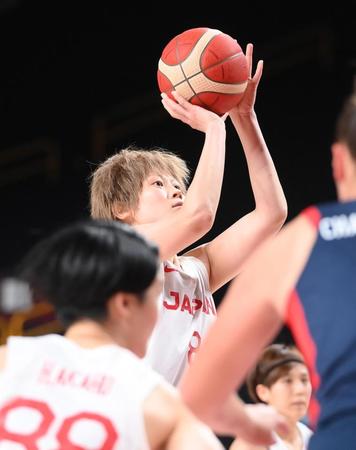 　第２Ｑ、フリースローを決める高田真希（撮影・堀内翔）