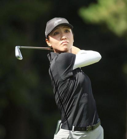 最終ラウンド、ショットを放つリディア・コ＝霞ケ関ＣＣ（ゲッティ＝共同）
