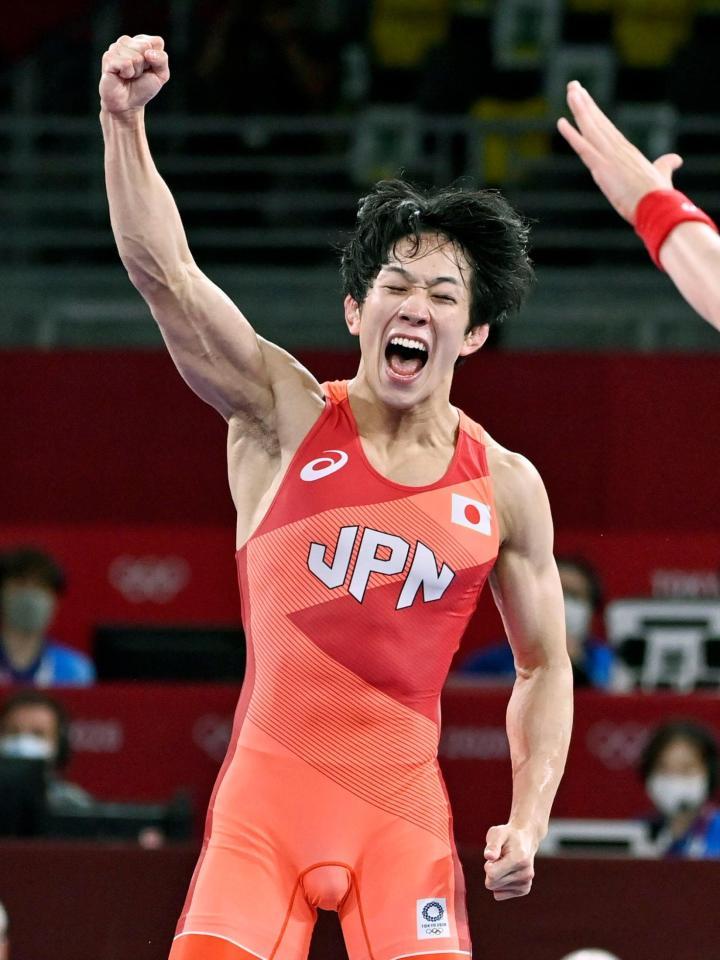 レスリング乙黒拓斗が涙の金メダル 夢を叶えられた 予選敗退の兄 圭祐の無念晴らす 東京五輪 デイリースポーツ Online