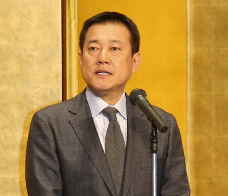 　来季、監督通算１１年目のシーズンを迎える巨人・原監督