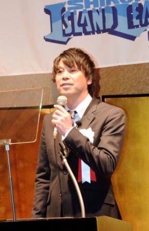 設立１０周年記念式典でリーグ新構想を発表する四国アイランドリーグｐｌｕｓの鍵山誠ＣＥＯ