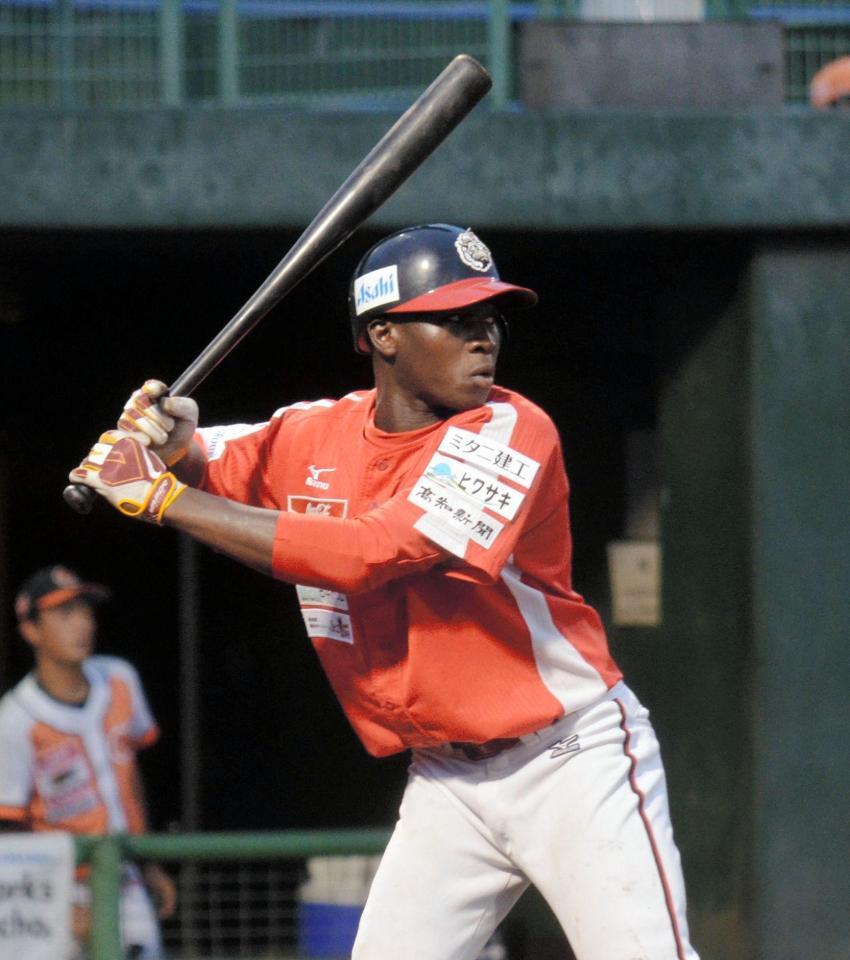 高知ファイティングドッグスで注目を集める１７歳の練習生・ラシィナ君