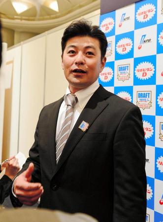 ドラフト会議後の広島・緒方監督＝１０月２２日（撮影・三好信也）