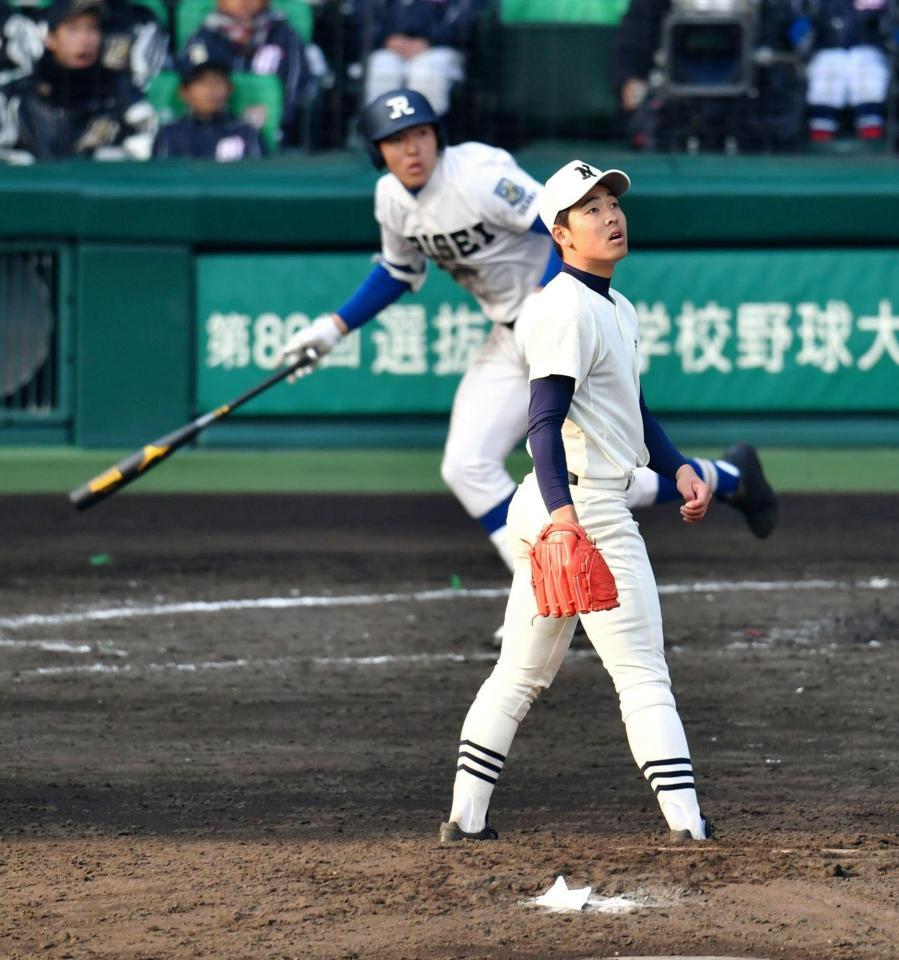 選抜大会で安田に左越え適時二塁打を打たれる日大三の桜井