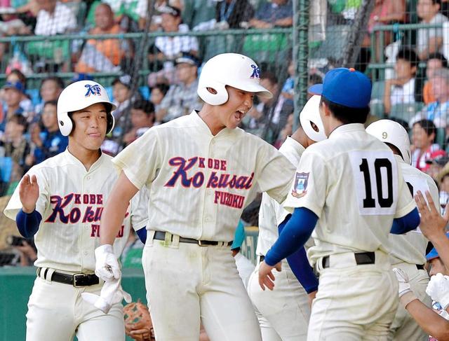 強豪私立にもノビノビ野球はある　神戸国際大付が夏初勝利を挙げるまで…