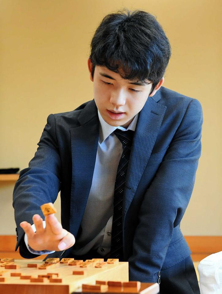 　中学３年生の最年少棋士・藤井聡太四段
