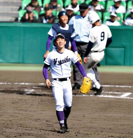 悔しそうな表情を浮かべる由利工・佐藤亜蓮＝２４日