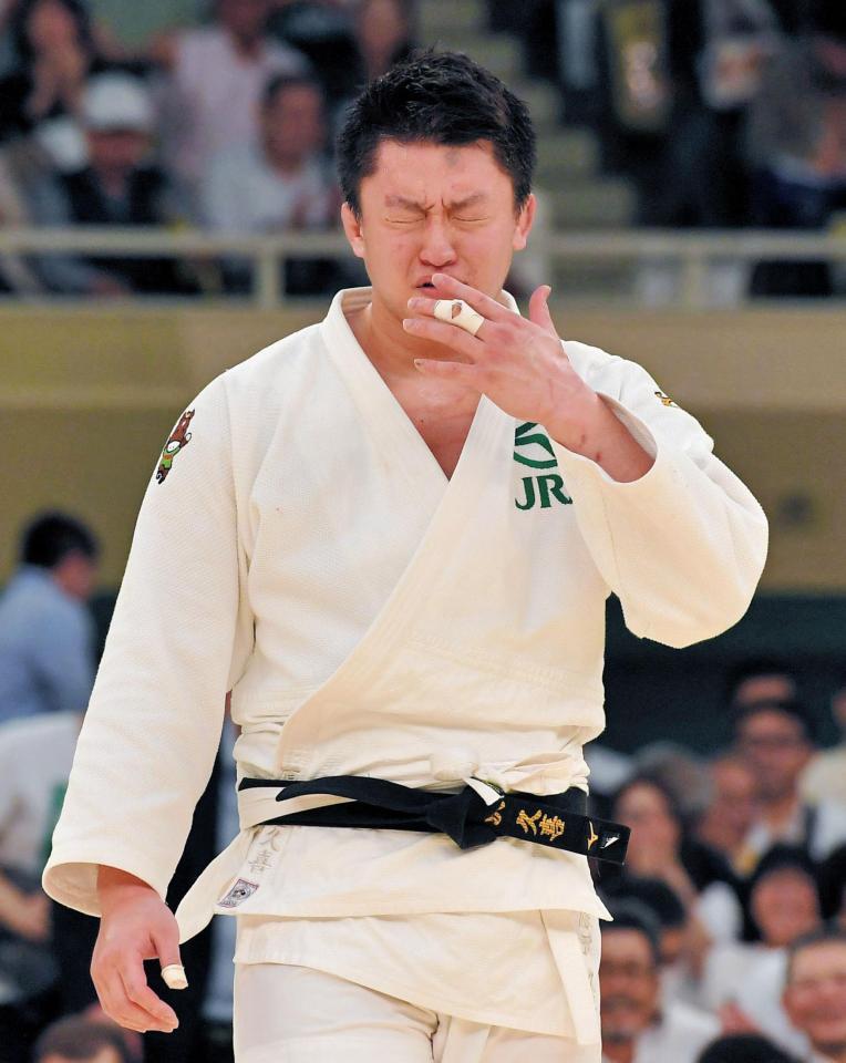 ４月２９日の全日本柔道選手権を制し、涙ぐむ原沢久喜