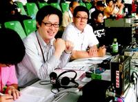 現役引退後に中国放送の解説者となった佐々岡氏（右）と長谷川アナウンサー＝２０１０年６月