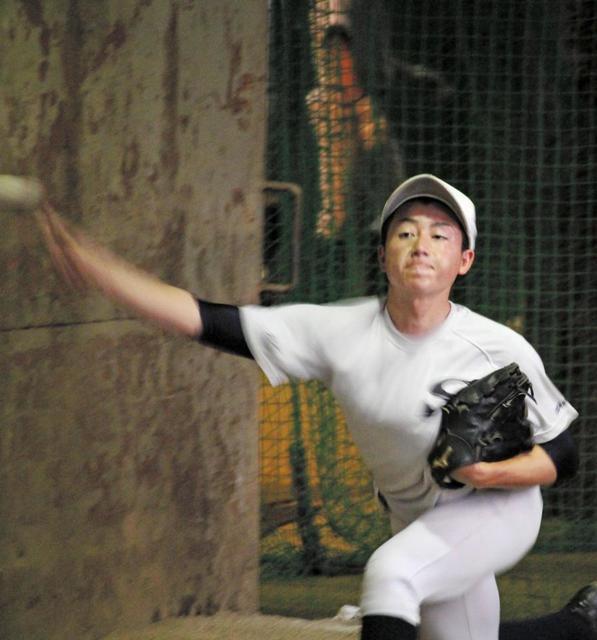 【野球】広島新庄、２年ぶりの夏甲子園へ　１６２センチのエース竹辺が腕振り抜く