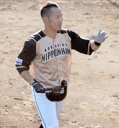 １６年間のプロ野球生活に別れを告げた日本ハム・矢野謙次
