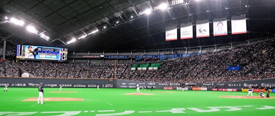 　オリックス・吉田正が打席の時に、三塁手・横尾がポジションを外した極端なシフトに変える日本ハムの守備
