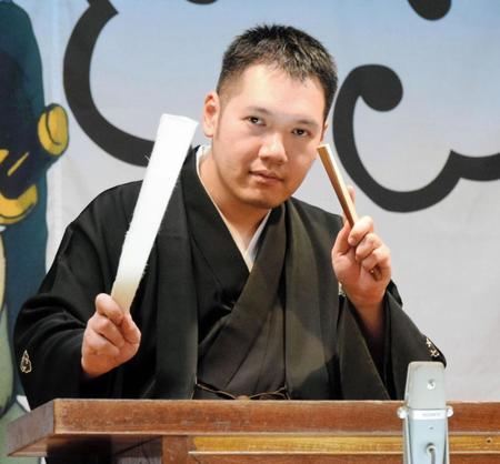 　襲名披露興行の初日を終え、会見を行った神田伯山＝２月１１日