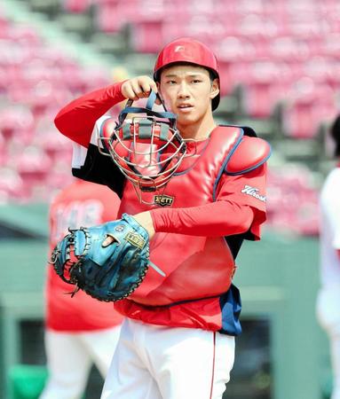 広島・中村奨成