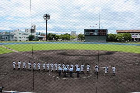 甲子園と同じ土で整備され、熱戦が繰り広げられた青森・ダイシンベースボールスタジアム