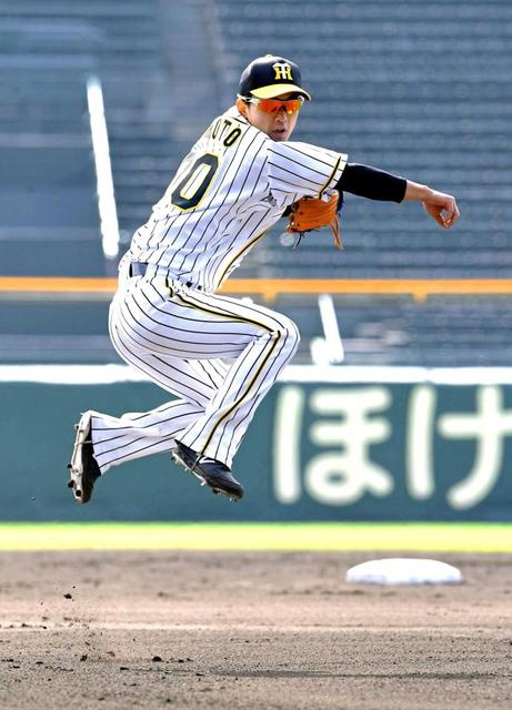 【野球】まだ道半ば…阪神・上本、新天地で命を懸ける全力プレーを