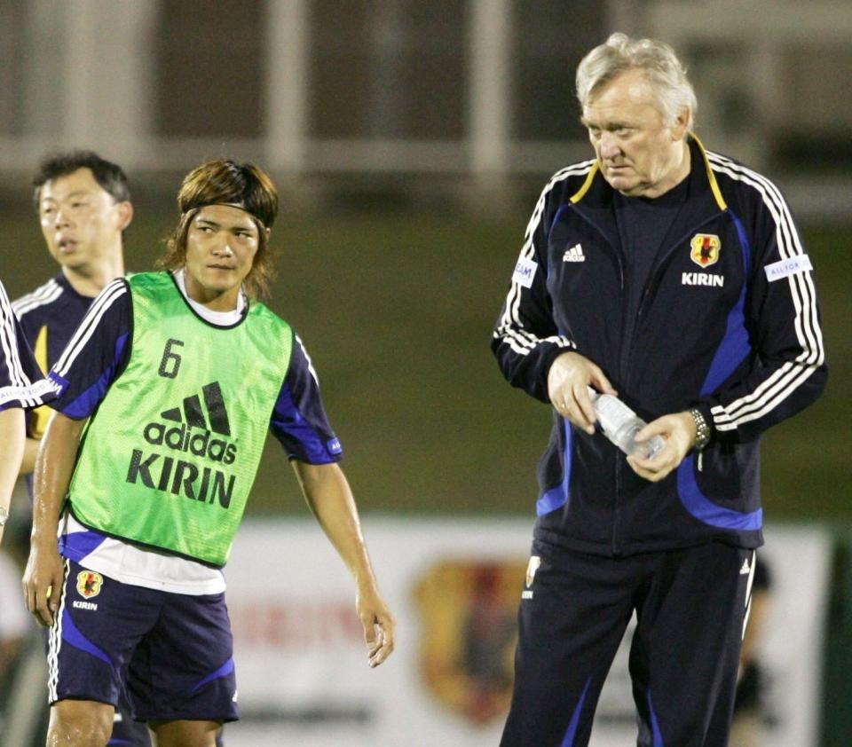 　２００７年８月、日本代表に復帰した大久保嘉人さん（左）とオシム元監督