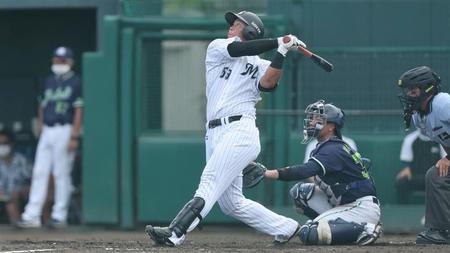 ８月度のイースタン・月間ＭＶＰを受賞したロッテ・西川（球団提供）