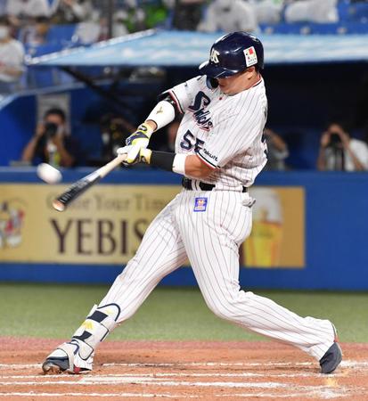 ７回、日本人最多記録となる５６号ソロを放った村上宗隆（撮影・佐々木彰尚）