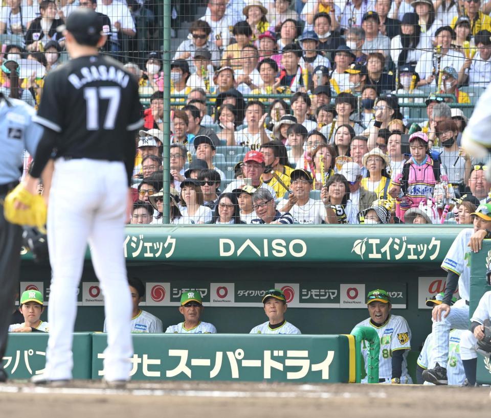 野球】なぜ阪神は佐々木朗希に今季初黒星をつけることができたのか わずか１安打で奪った決勝点に隠された岡田采配/インサイド/デイリースポーツ online