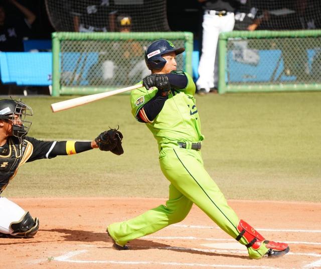 【野球】ヤクルトに新星！ドラ３沢井廉が１６本塁打でファーム本塁打王独走中　福留なみのバット投げは「力が有り余って飛んじゃう」