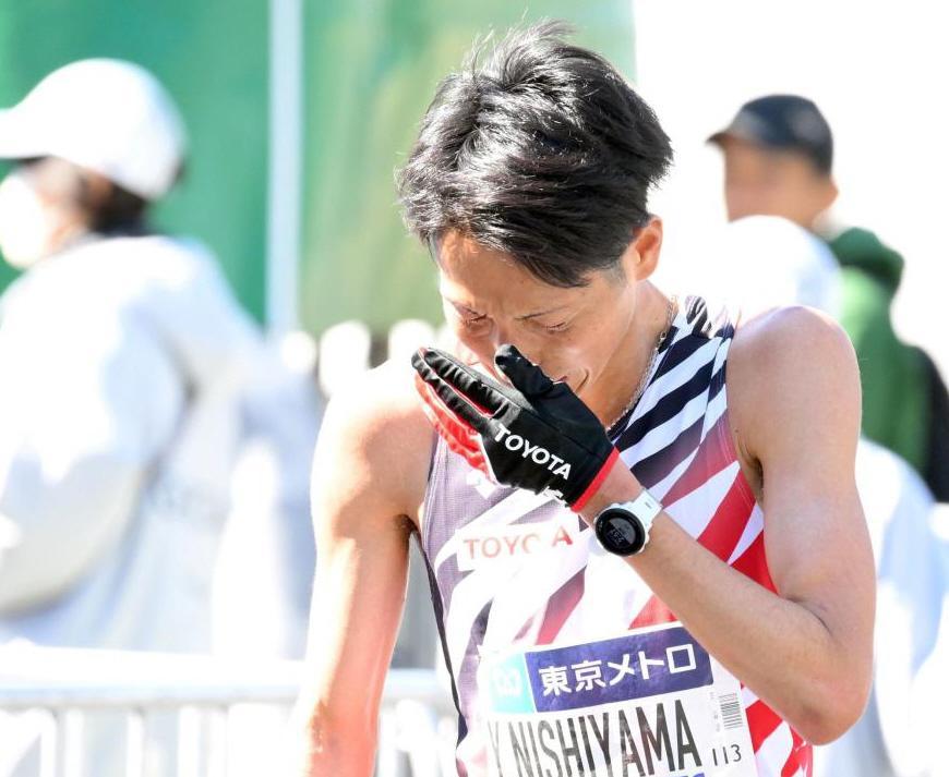 　東京マラソンで日本人トップもパリ五輪を逃し、涙を流す西山雄介（撮影・伊藤笙子）