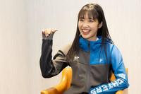 　新ダンスについて笑顔で語るファイターズガールの西崎光さん（撮影・中島達哉）