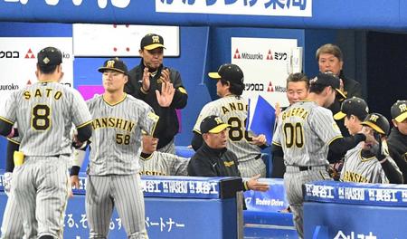 【野球】阪神がサヨナラ危機で満塁策を採らなかった理由　岡田監督「三振取れる方選べ」投手のメンタル優先、それを可能にする守備力