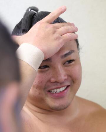 脊髄損傷からの再起　炎鵬を支えた言葉の力　「『足るを知る』って言葉を知っているか？」