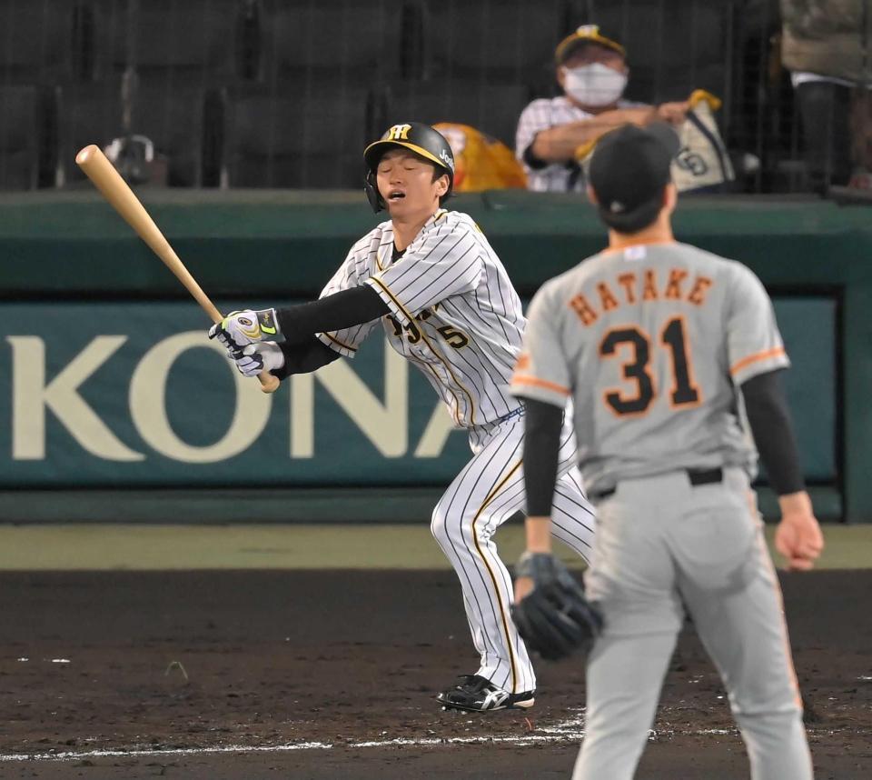 　阪神・近本と対戦する巨人・畠＝２０年１１月１０日