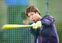 　打撃練習に励む山田（撮影・佐々木彰尚）