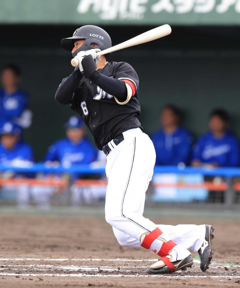 　９回、中前打を放つ西川