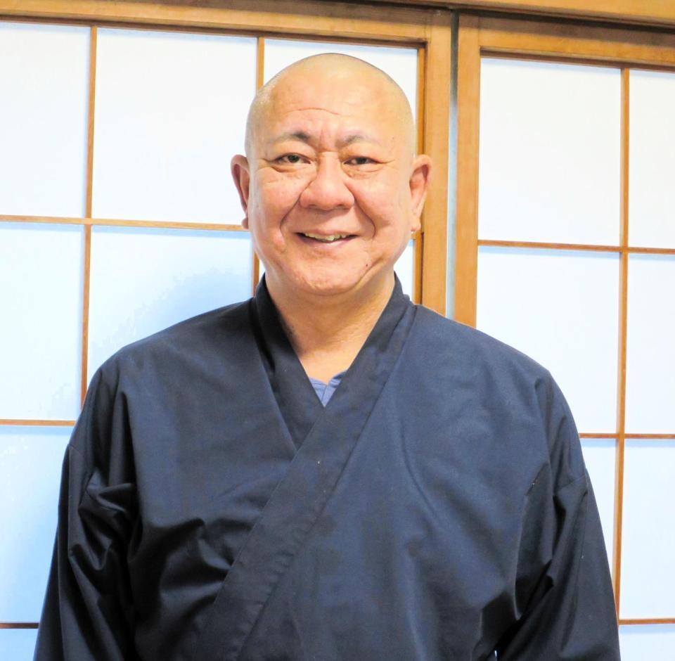 プロ野球審判から住職に転身した佐々木昌信さん＝群馬県館林市の覚応寺