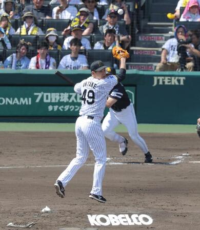 なぜ阪神・大竹耕太郎は打球を捕るのをやめたのか　評論家をうならせた隠れたファインプレー