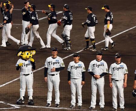 なぜセ・リーグはパ・リーグ主催試合で勝てなかったのか 評論家が分析