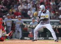 　４回、四球を選ぶ大山（撮影・市尻達拡）