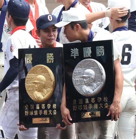 【野球】夏の甲子園　最高の決勝戦を象徴した沖縄尚学＆日大三の主将　強さを兼ね備えた素敵なチームの戦い　異例のシーンが次々と