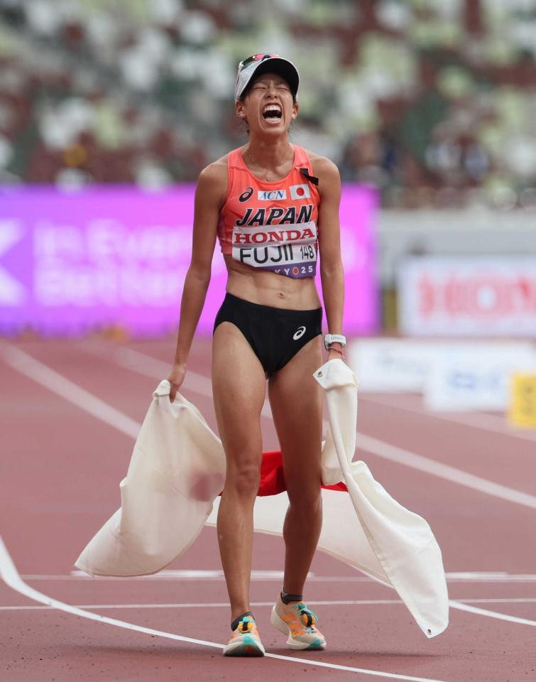 　女子２０キロ競歩で銅メダルを獲得した藤井菜々子（２０日）