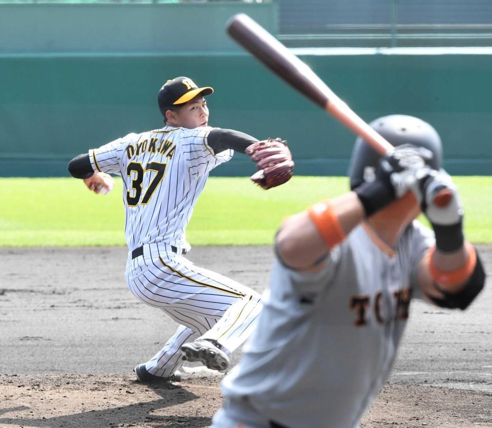 　プレートの位置を三塁側に試した巨人とのオープン戦＝２１年３月