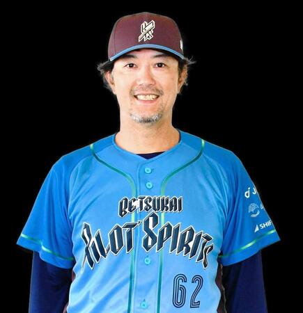 【写真】コーチとして選手の育成に励む小林敦司さん