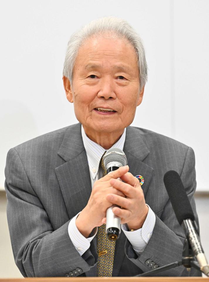 　「長嶋茂雄賞」の創設を発表する榊原コミッショナー＝１１月１０日