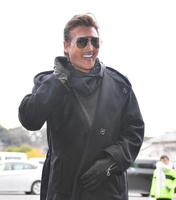 　スタッフ会議に向かう新庄監督＝７日