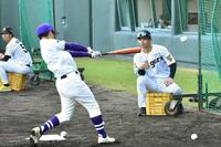 　子どもたちを指導する島田