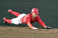 ２５日の阪神戦で９回に代走で二盗を決める辰見