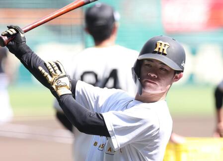 素振りをする中野（撮影・西田忠信）