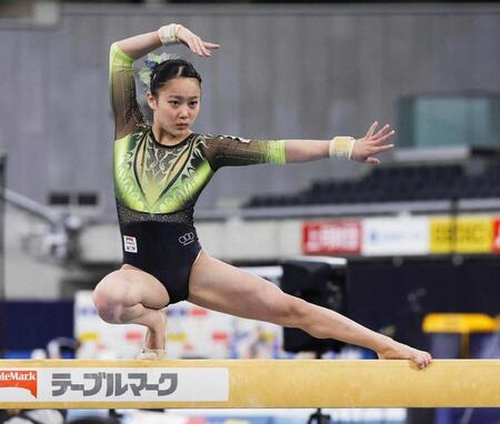 　女子個人総合　西山実沙の平均台