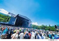 昨年のフジロック、真昼のグリーンステージ