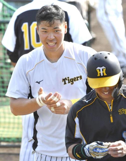 阪神ドラ１佐藤輝ら新人野手陣 マメの痛みなんの 振って振って振りまくる カメラマン発 オピニオンｄ デイリースポーツ Online