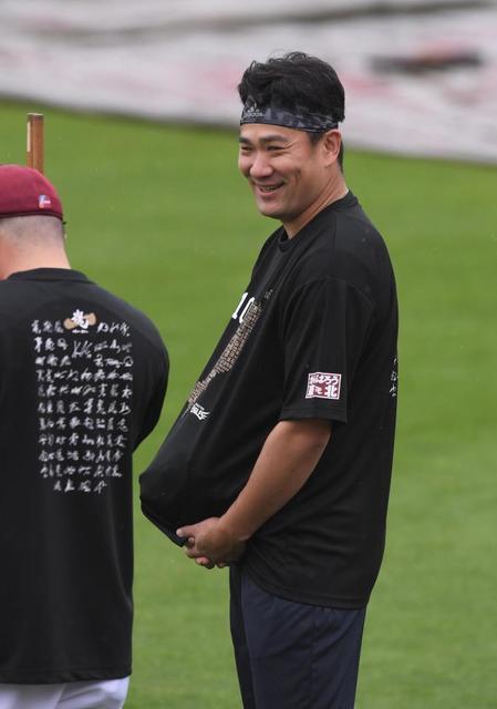 まるで妊婦さん マー君のお腹の中には大事な カメラマン発 オピニオンｄ デイリースポーツ Online